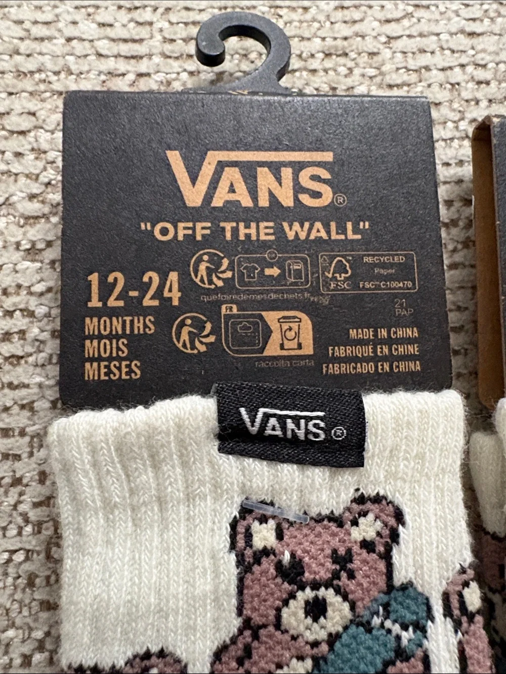 NWT 4 pair of Vans Kids Socks, 1 set Christmas, 1 set Teddy Bears